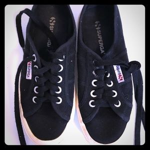 barely used superga sneakers